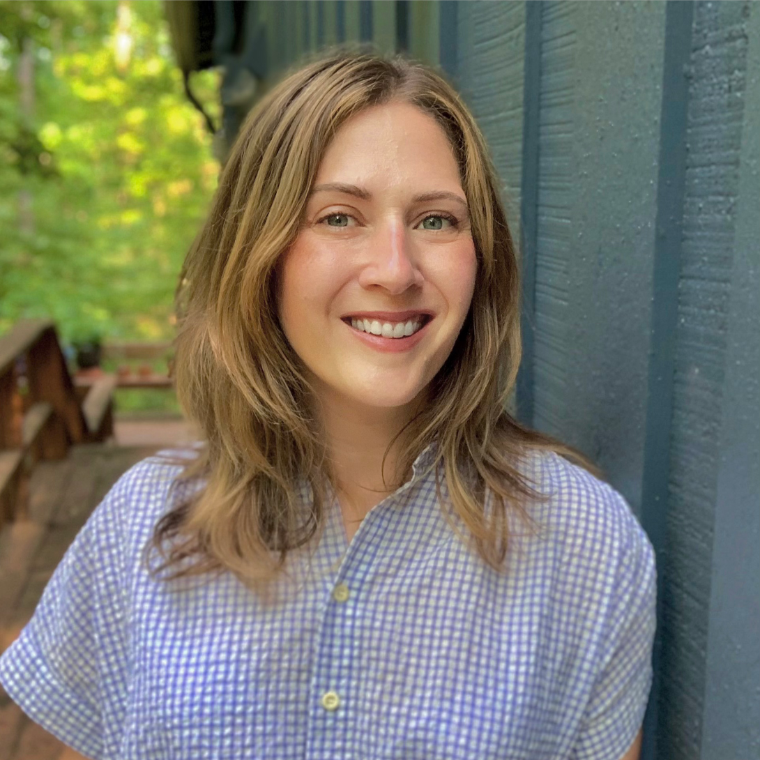 Portrait of Rebecca Mormino headshot